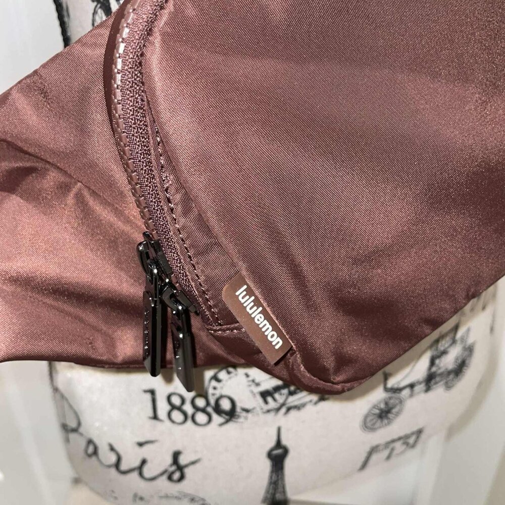 LULULEMON Everywhere Sling Bag - NEW WITH TAG - Brown - MEN OR WOMEN